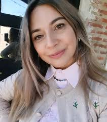 <em>Alejandra C.</em>